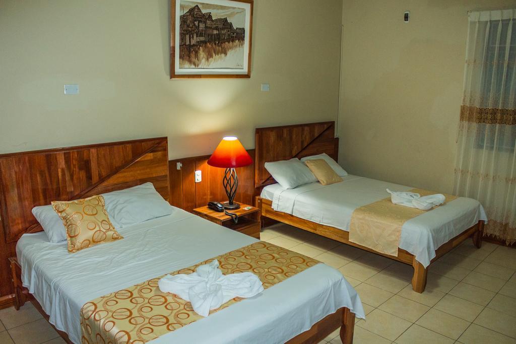 Hotel Golden Star Икитос Екстериор снимка