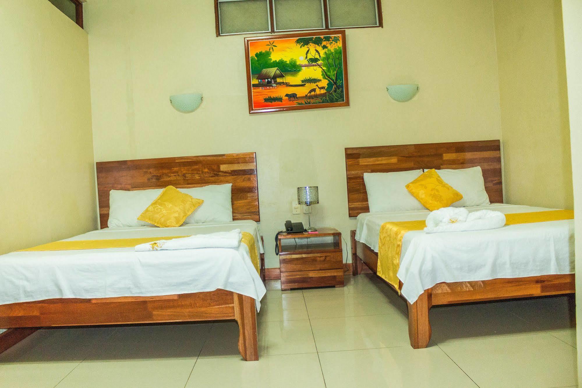 Hotel Golden Star Икитос Екстериор снимка